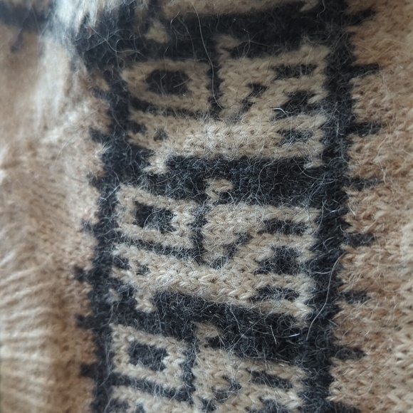 Peruvian Made 100% Alpaca Gray/Cream Fairisle Soft Chunky Winter Sweater Sz L - Picture 5 of 8